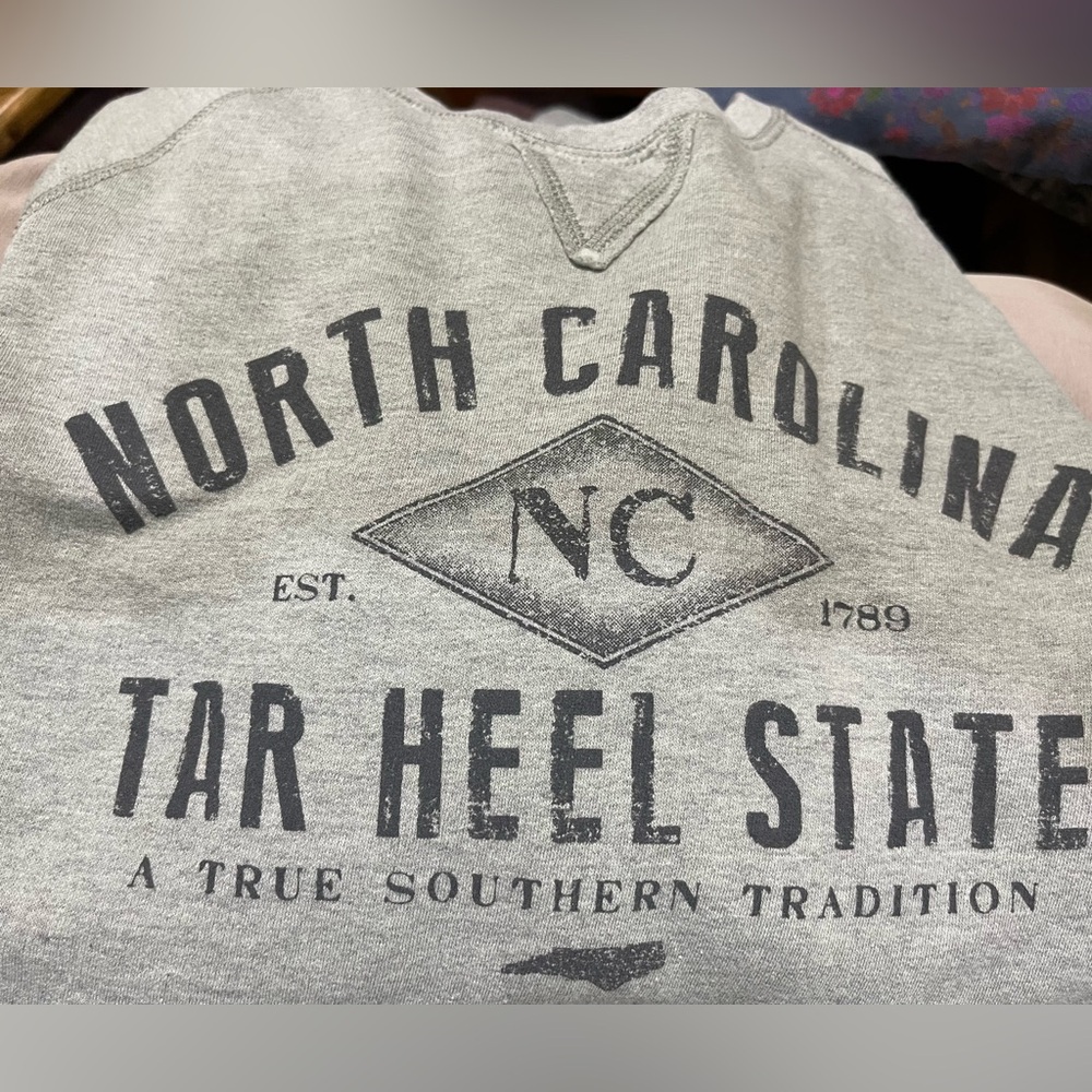 Gray North Carolina Graphic Men's/Unisex Sweatshirt